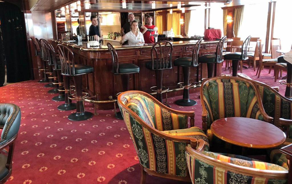 cruise main en español